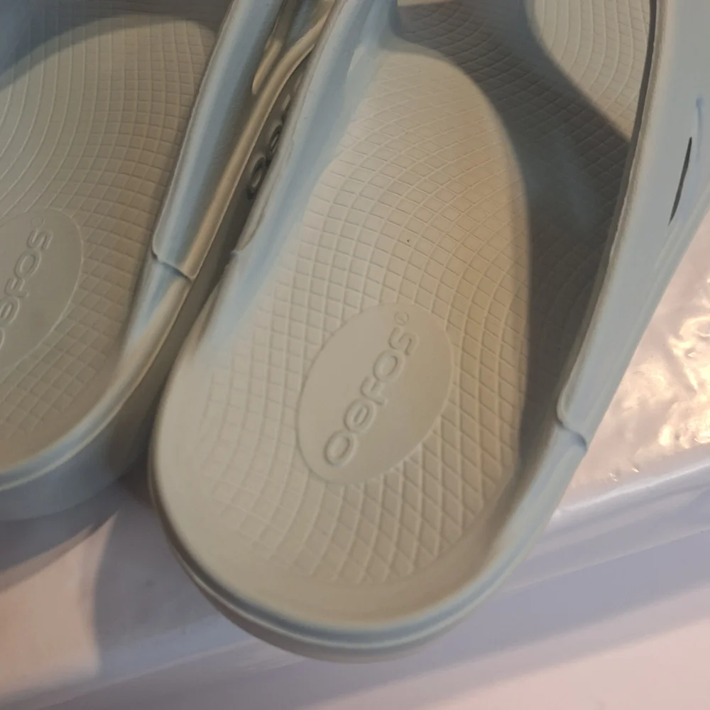 OOFOS Blue Flip Flops Thong Women's Sandals. Size 10 - Picture 5 of 11